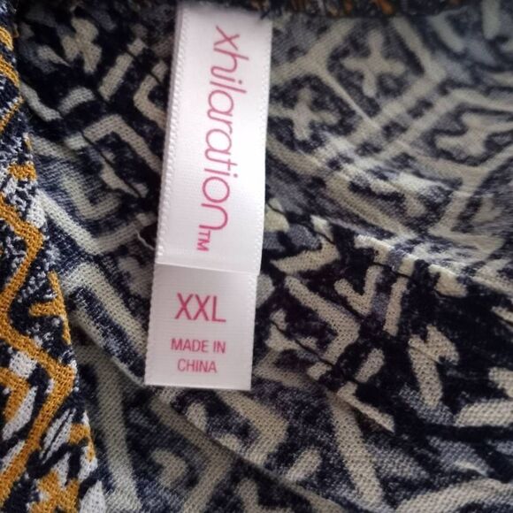 XHILARATION NAVY, WHITE, & GOLD TANK TOP W/ SPLIT BACK SZ.XXL NWT - Picture 4 of 7